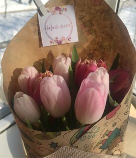 Мини букеты из розовых тюльпанов